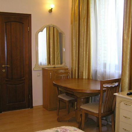 Comfortel Aparthotel Одесса Экстерьер фото