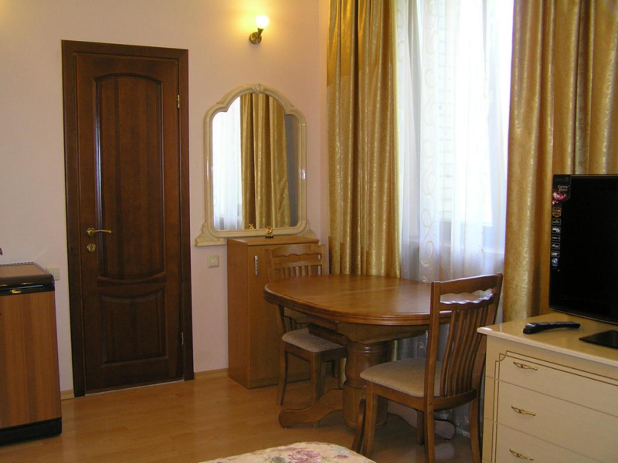 Comfortel Aparthotel Одесса Экстерьер фото